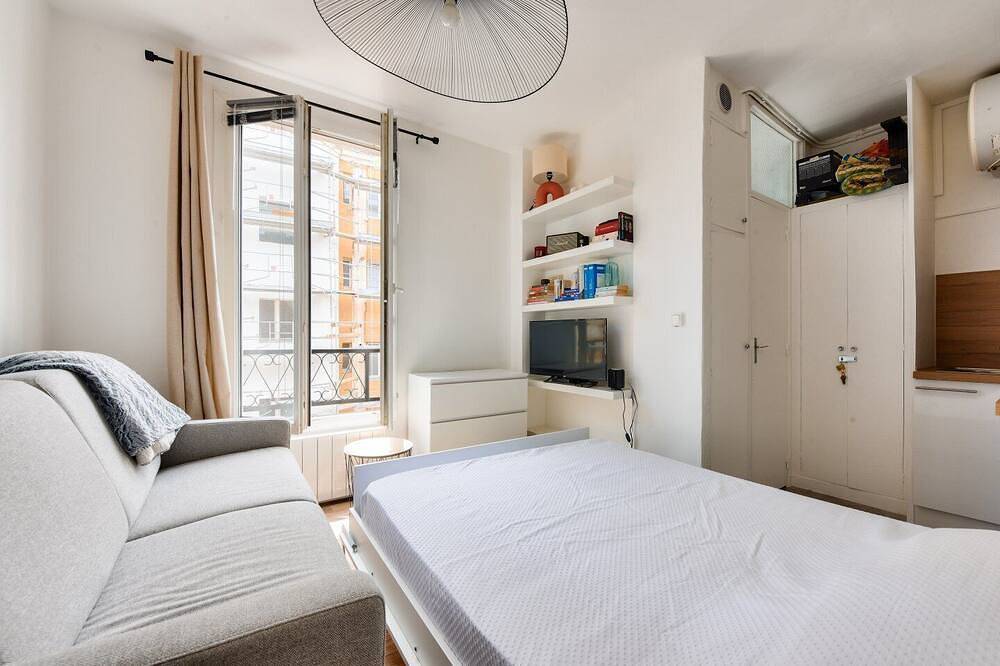 Entire apartment, Charming studio Paris Levallois Perret in Levallois-Perret, Hauts-de-Seine