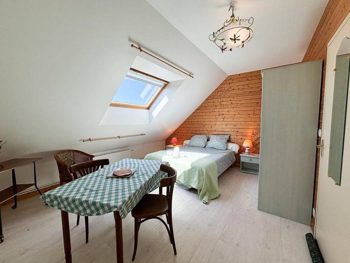 Gîte pour 2 personnes, avec terrasse et jardin, animaux acceptés dans Auguaise