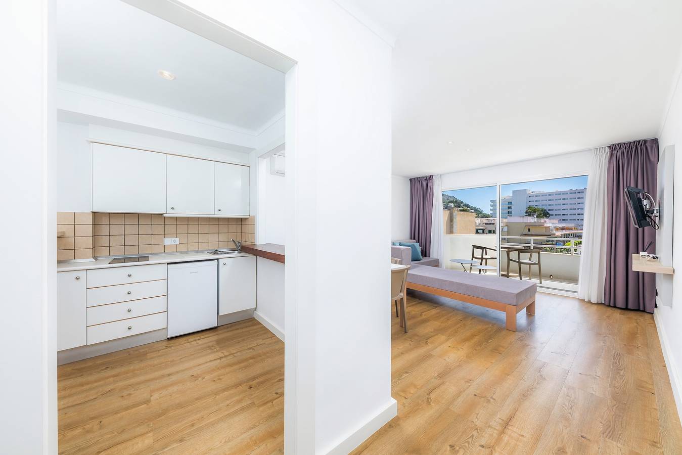 Entire apartment, Apartment 'Apartament Massanet 2c' with Balcony, Wi-Fi and Air Conditioning in Canyamel, Capdepera