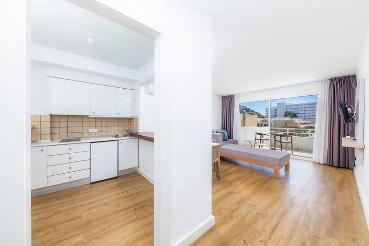 Apartamento entero, Apartamento 'Apartament Massanet 2c' con balcón, Wi-Fi y aire acondicionado in Canyamel, Capdepera