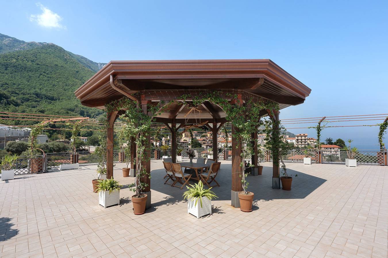 Apartamento entero, Apartamento "Sunshine" con vistas al mar, Wi-Fi y aire acondicionado in Pimonte, Montes Lattari