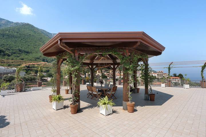 Hel lägenhet, "Sunshine" Apartment with Sea View, Wi-Fi, and Air Conditioning in Pimonte, Monti Lattari