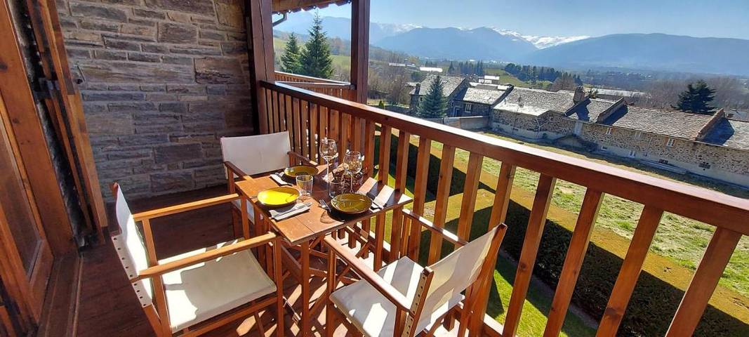 Appartement de vacances pour 8 personnes, avec jardin ainsi que piscine et vue, animaux acceptés