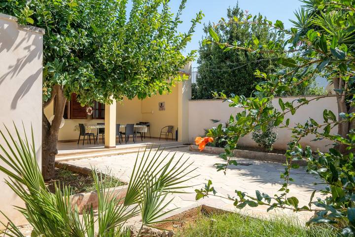 Casa vacanza per 10 persone, con Giardino a Sant'Isidoro
