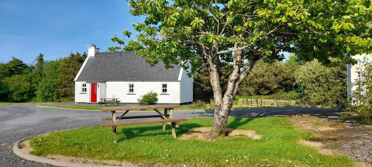 Daffodil Cottage 2 Bedroom in Louisburgh, County Mayo