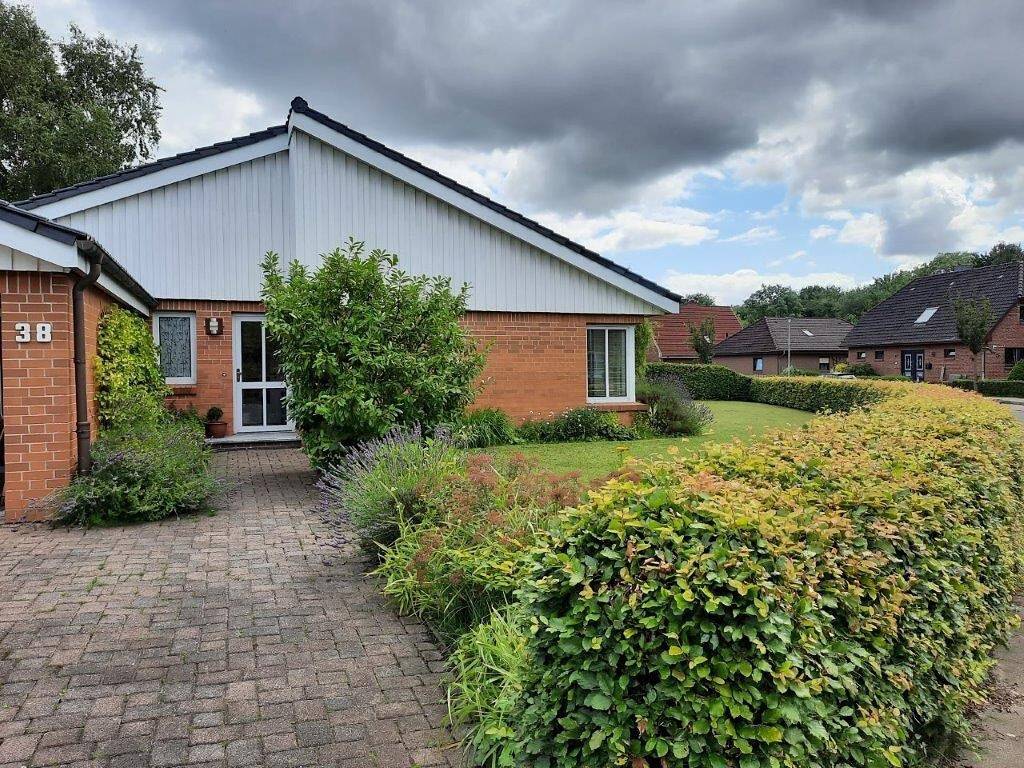 Ferienhaus 'Ferienhaus Sprante' mit privater Terrasse, privatem Garten und Wi-Fi in Brunsbüttel, Nord-Ostsee-Kanal