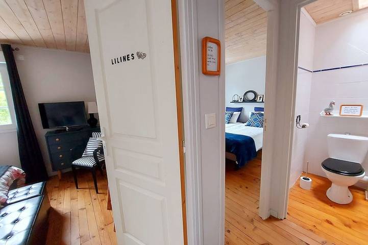 Suite familiale avec 2 chambres, petit-déjeuner inclus, salon privatif, proche Laval et Château-Gontier in Fromentières, Mayenne
