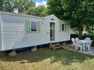 Camping pour 5 personnes, avec piscine ainsi que terrasse et jardin dans l' Eure