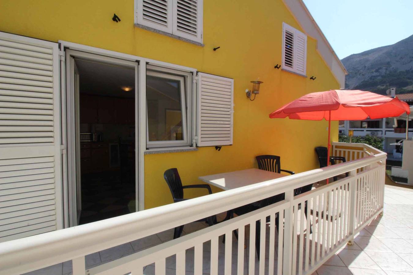 Entire holiday apartment, Holiday apartment mit Klimaanlage und Wlan  in Zarok, Baska