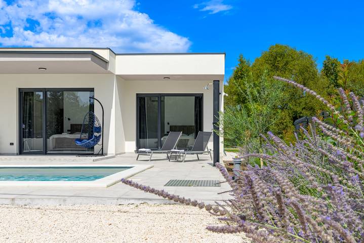 Villa pour 6 personnes, avec piscine ainsi que terrasse et jardin, animaux acceptés à Kanfanar - 3