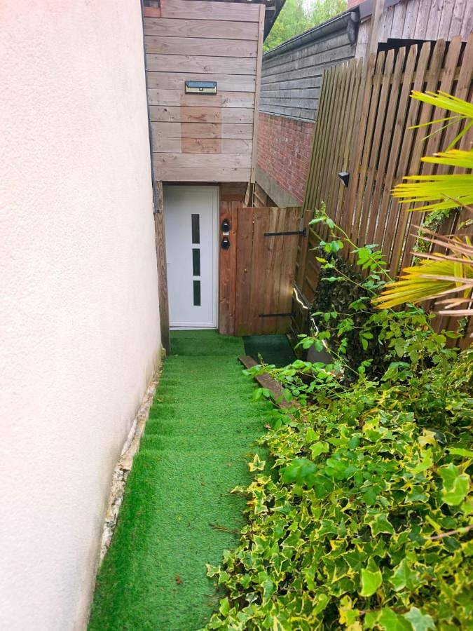 Gîte pour 2 personnes, avec sauna ainsi que terrasse et jacuzzi à Berlaimont - 2