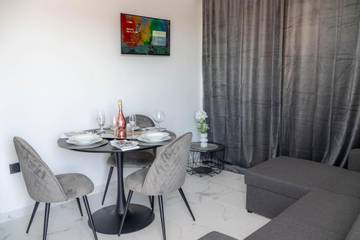 Vakantieappartement voor 3 Personen in City Beach West, Rhodos, Afbeelding 1