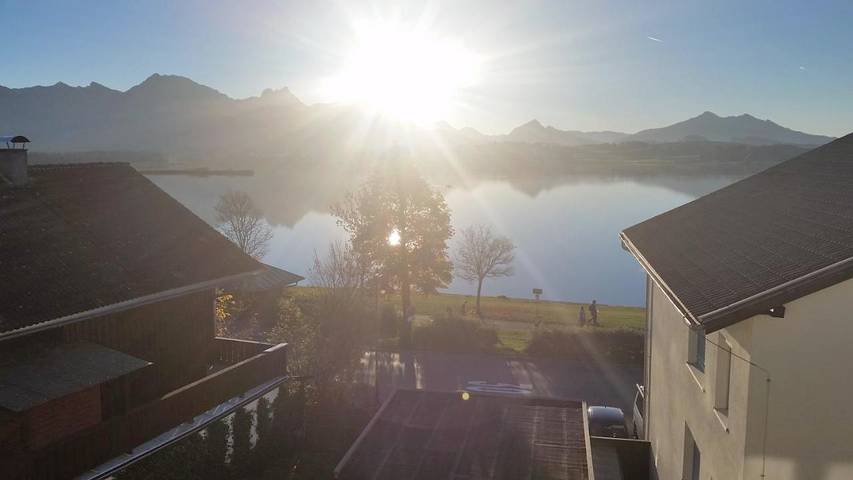 Ferienwohnung für 6 Personen, mit Balkon und Terrasse sowie Garten und Seeblick am Hopfensee
