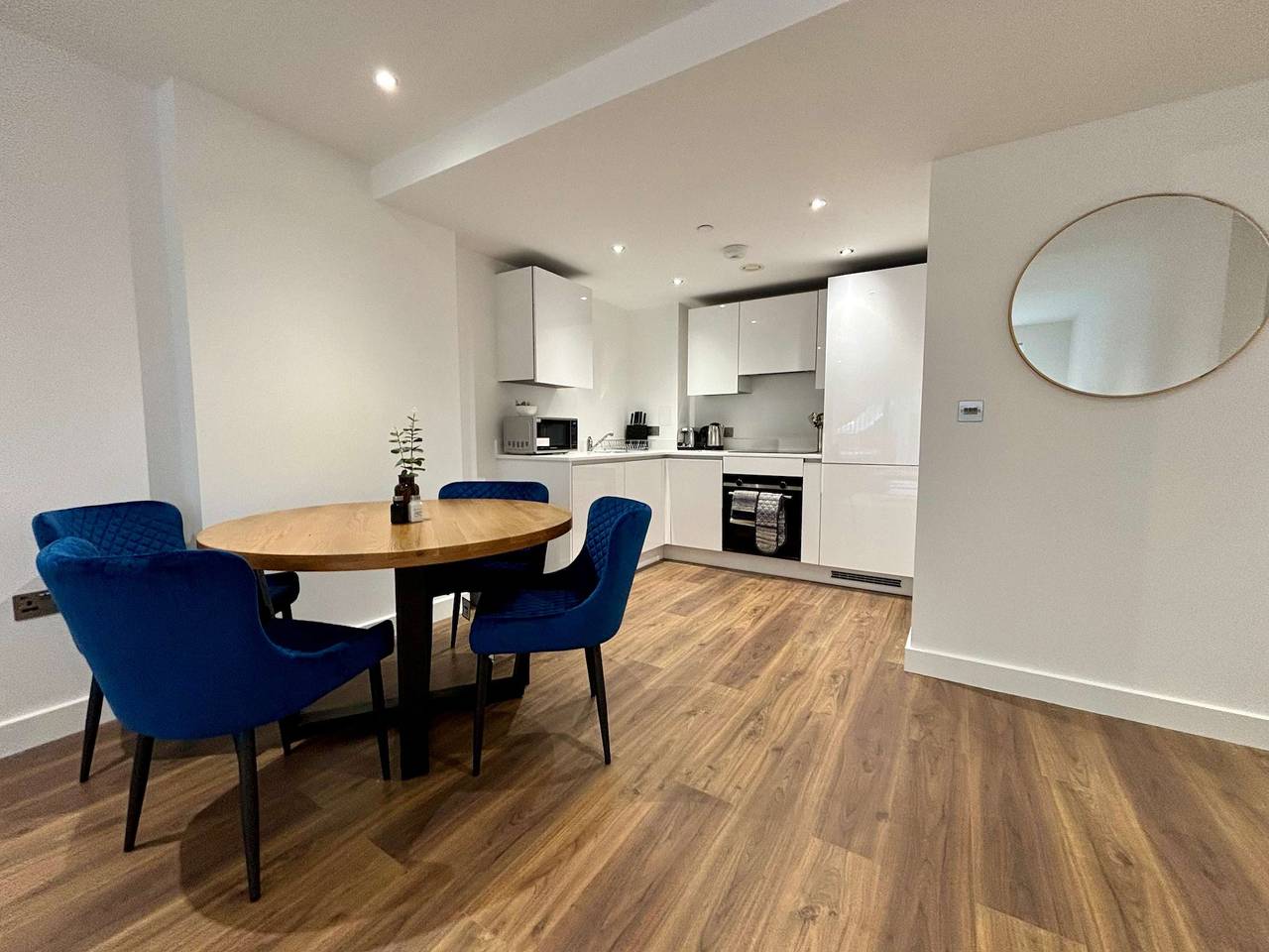 Entire apartment, Bracknell 1 Bed | Nr Station & Ascot London Links in Bracknell, Berkshire