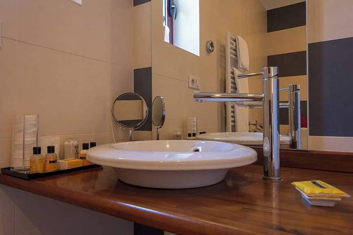 Location de vacances pour 4 personnes, avec sauna et jardin ainsi que jacuzzi et piscine, animaux acceptés à Ajat - 4