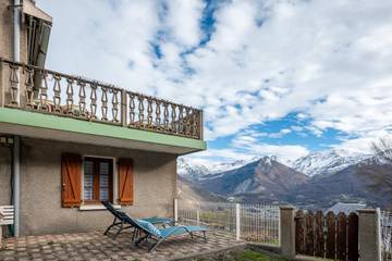 Gîte pour 6 personnes, avec jardin, adapté aux familles à Grust