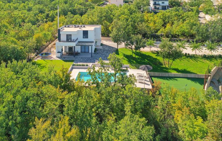 Ferienhaus für 10 Personen, mit Pool und Garten sowie Terrasse in Split-Dalmatien - 4