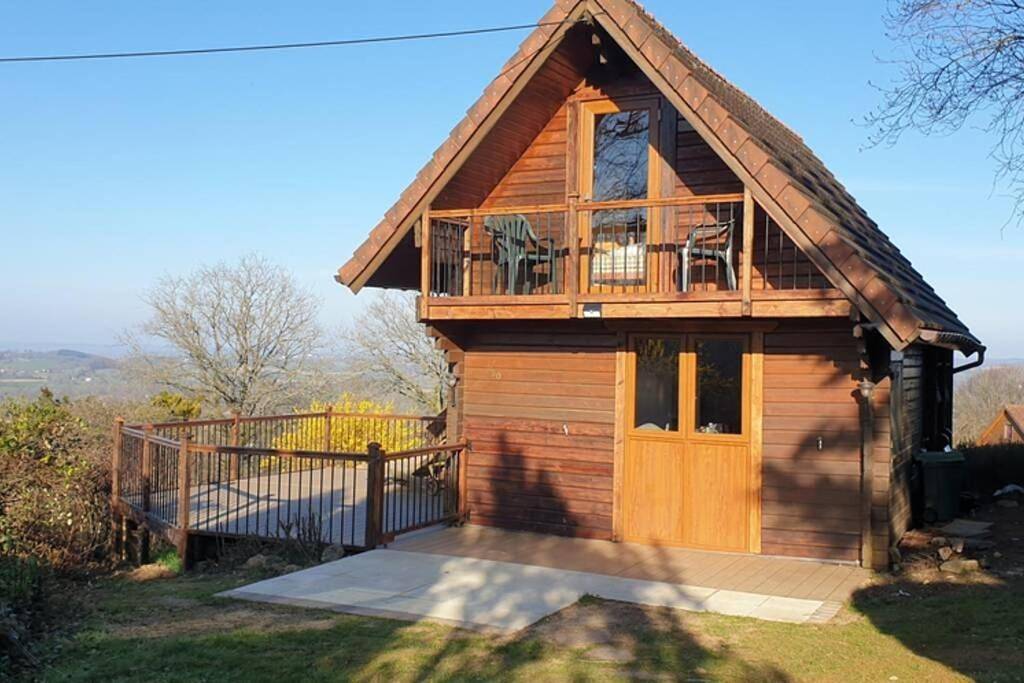3 Bedroom Lodge over looking Lake Dathee & Golf Course in Saint-Germain-de-Tallevende-la-Lande-Vaumont, Région de Vire