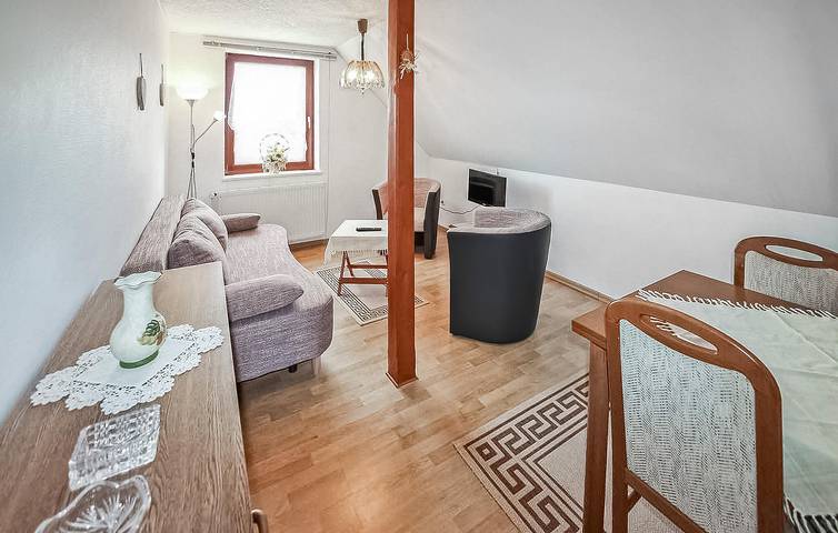 Apartamento vacacional entero, Acogedor apartamento con vistas a la playa, aparcamiento y cocina in Altenkirchen, Rügen