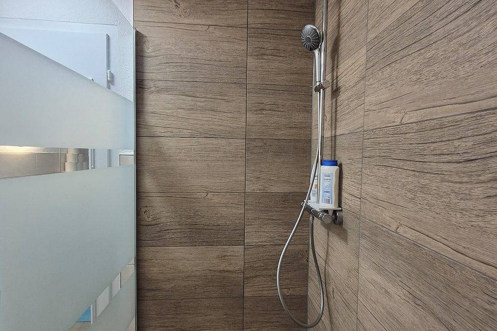 Ganze Wohnung, Frisch renoviert, top Lage: Wohnen mit Komfort in Metzingen, Neckar-Alb