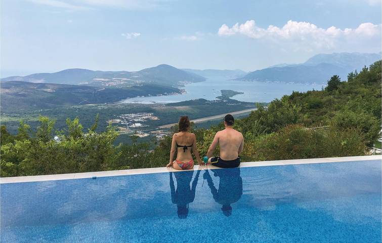 Location de vacances pour 20 personnes, avec sauna ainsi que jardin et terrasse au Monténégro - 4