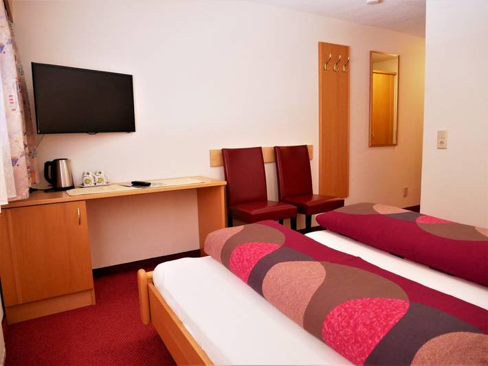 Ganze Ferienwohnung, Doppelzimmer mit Dusche, Wc in Mathon, Verwall