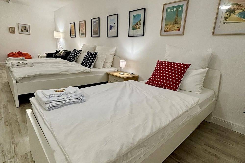 Ganze Wohnung, Ruhiges & gemütliches Doppelzimmer + Einzelbett in Top Lage in Langenfeld (Rheinland), Kreis Mettmann