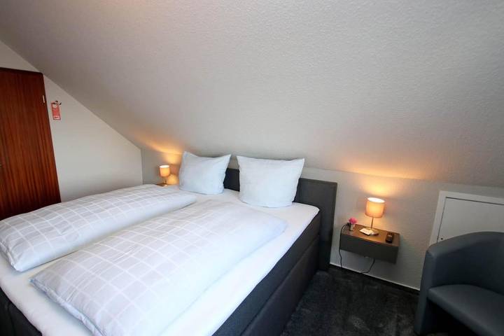 Ferienwohnung für 2 Personen, mit Terrasse und Ausblick sowie Seeblick in Niesgrau - 2