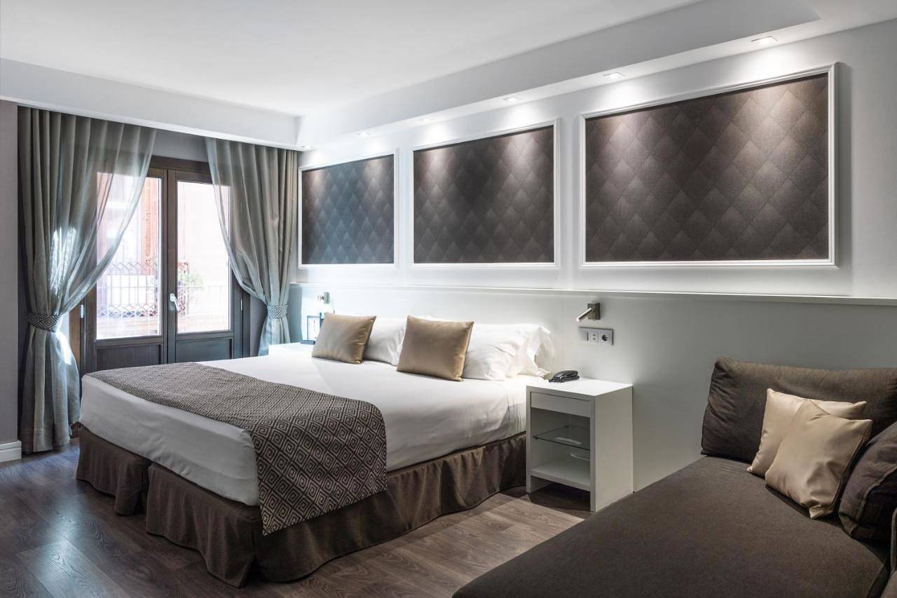 Hôtel pour 10 personnes avec jacuzzi in Barcelona Centre, Barcelone