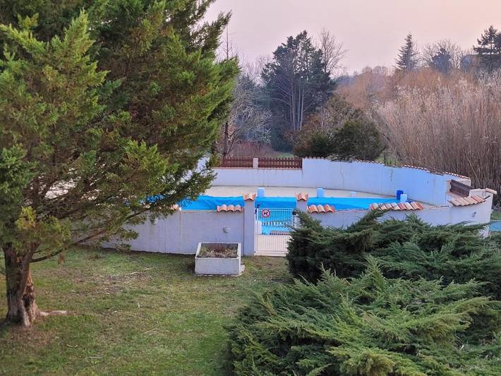 Alojamiento y desayuno para 4 personas, con terraza y vistas además de piscina y jardín, Se admiten mascotas - 1