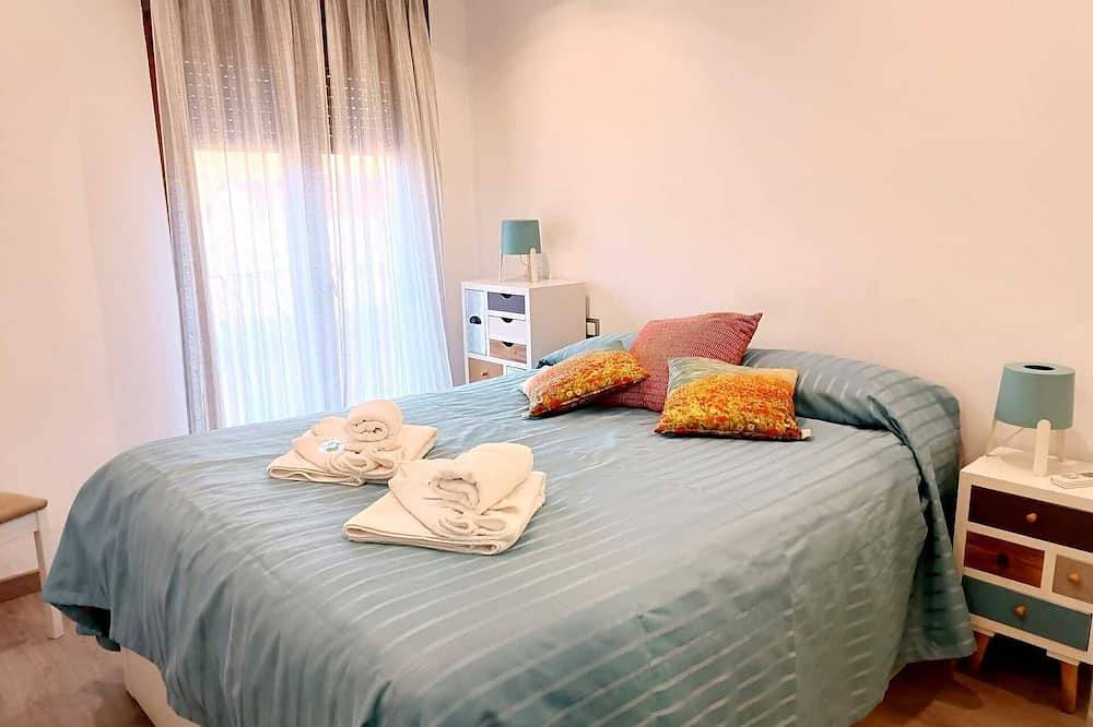 Entire apartment, El Hidalgo Apartment in Alcalá de Henares, Madrid Province