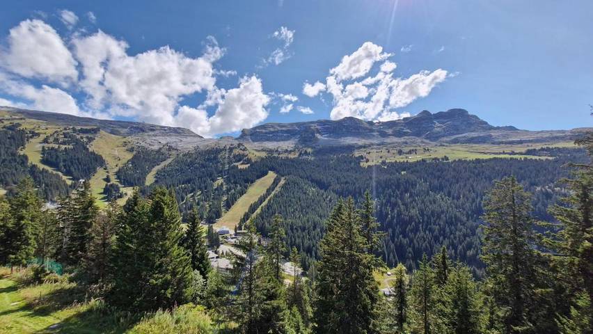 Appart’hôtel pour 8 personnes, avec vue et balcon, animaux acceptés