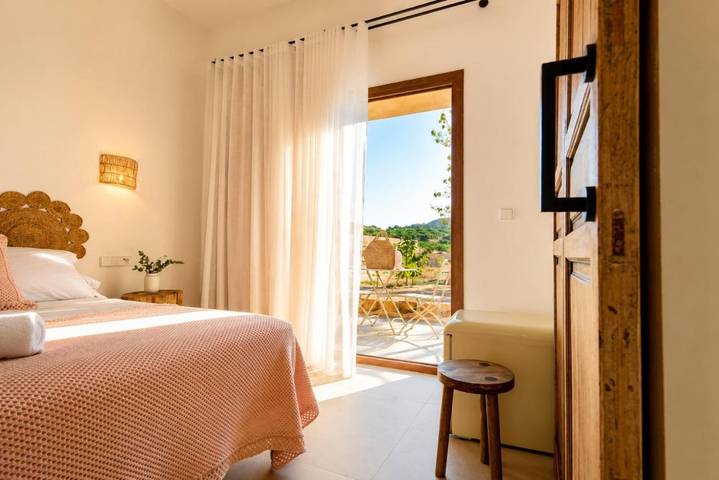 Alojamiento y desayuno para 2 personas, con vistas además de jardín y terraza - 1