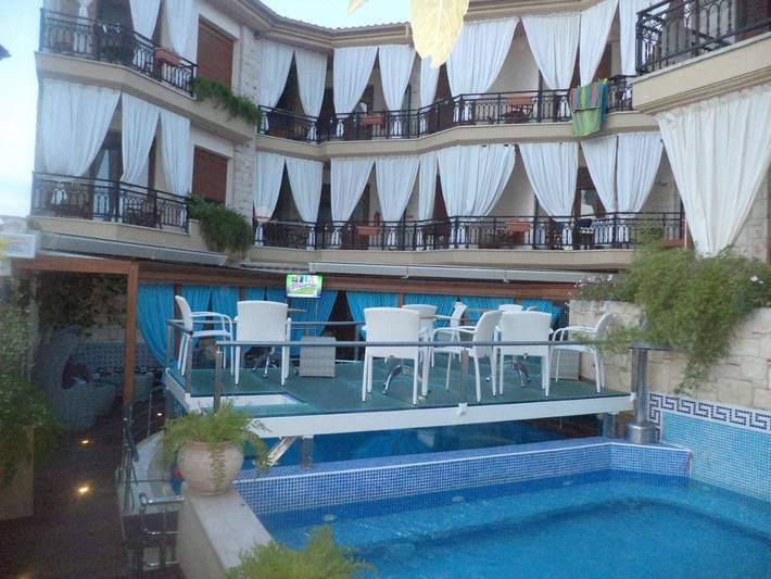 Hôtel pour 6 personnes, avec jardin et jacuzzi ainsi que bassin pour enfant et piscine à Afitos - 3