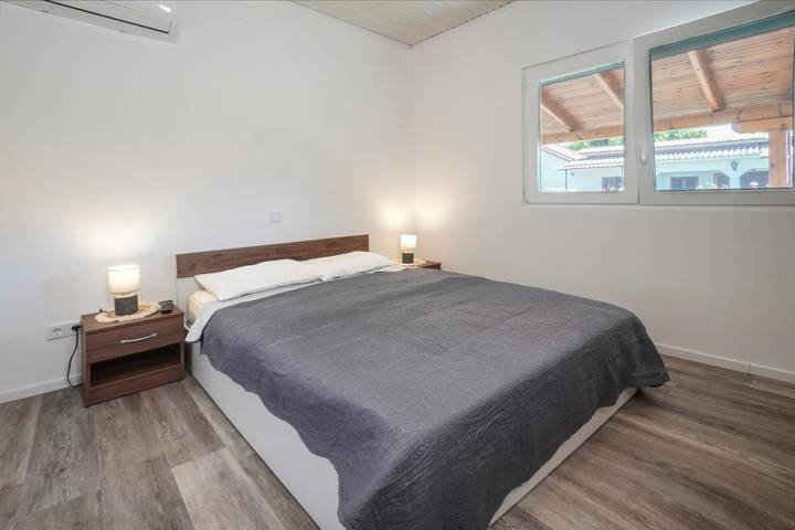Location de vacances pour 6 personnes, avec terrasse dans Portes