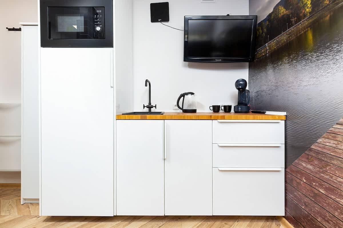 Całe studio, Grochowska 175 Warsaw | Compact Studio | For 2 People in Warszawa, Mazowsze