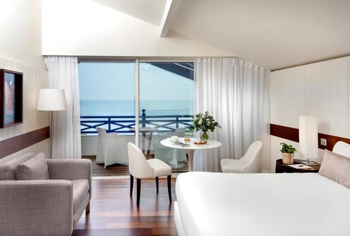Hôtel pour 2 personnes, avec terrasse et jardin ainsi que piscine et jacuzzi, animaux acceptés dans Plage de l'Uhabia - 3