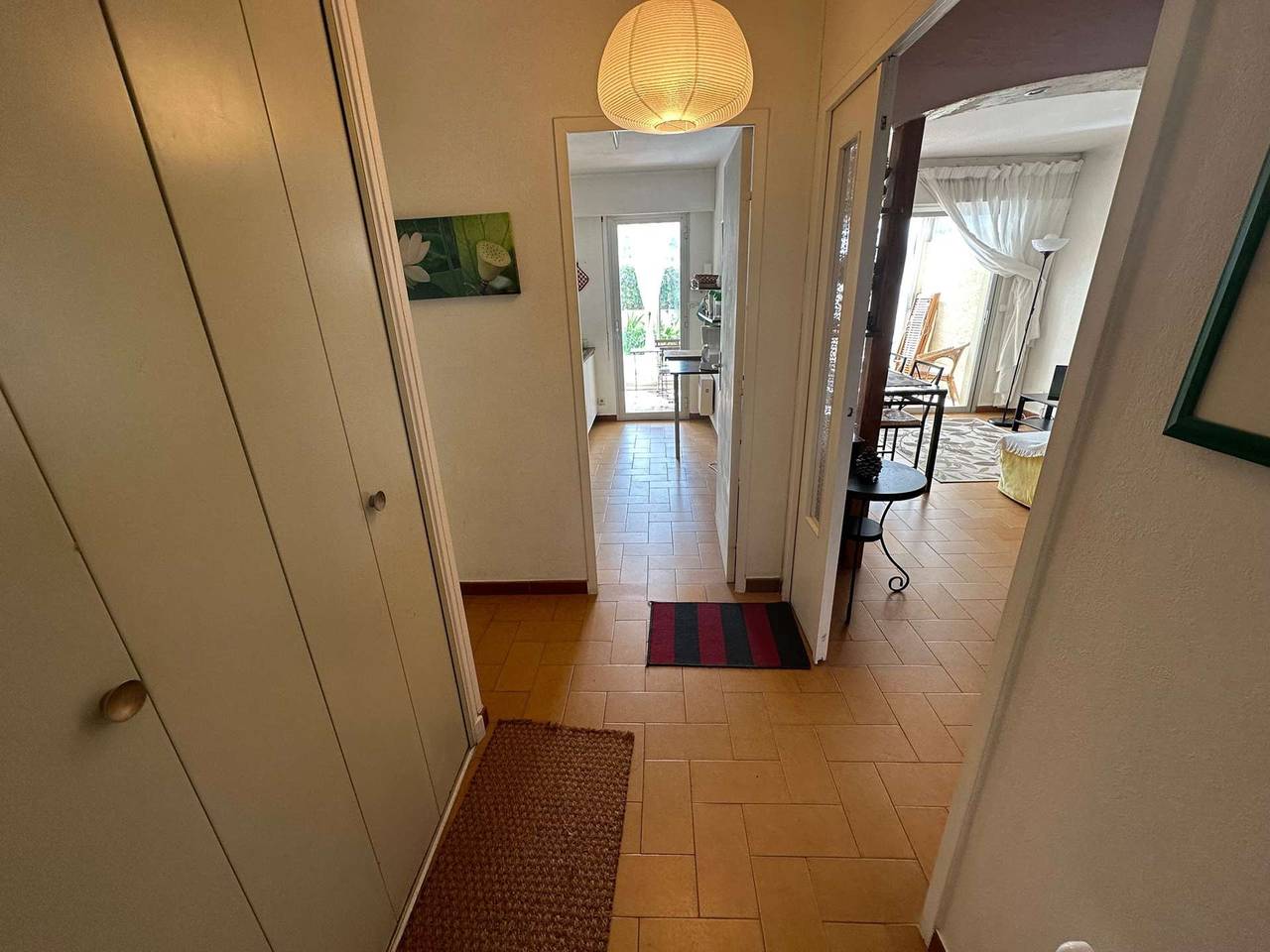 Appartement de vacances entier, Grand T2 avec loggia et terrasse à proximité du port de Saint Mandrier et des plages in Saint-Mandrier-sur-Mer, Région de Toulon