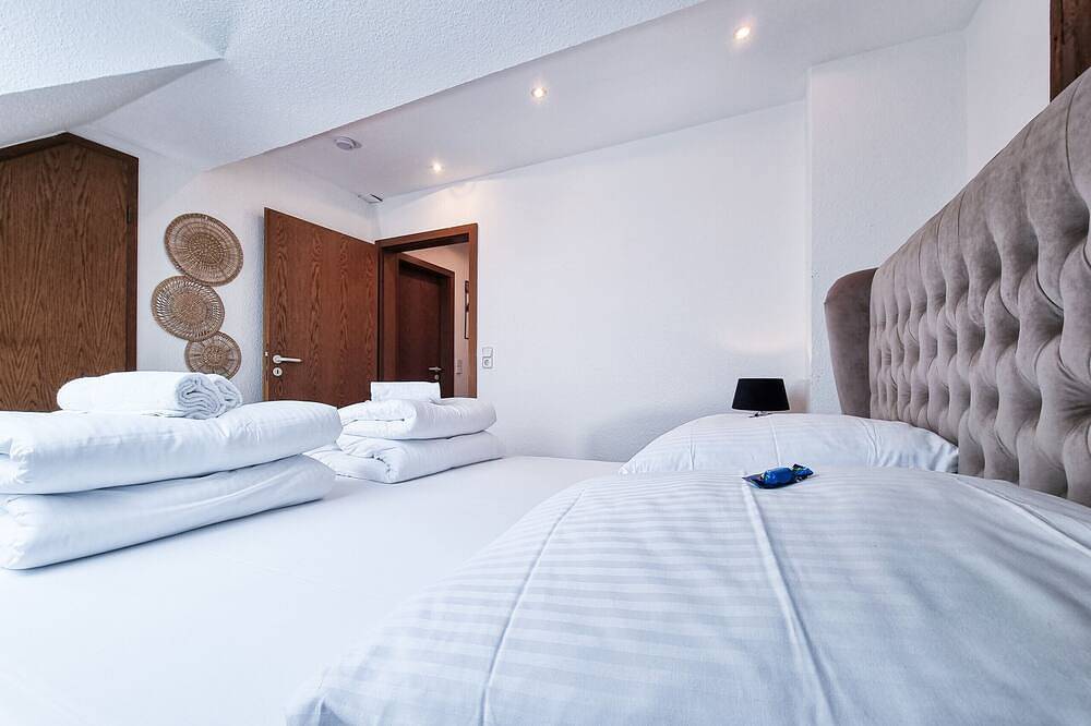 Geheel appartement, Alpha Apartments: Dachstudio - Stil & Eleganz, 2Br in Essen, Ruhrgebied