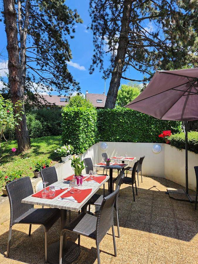 Hôtel pour 3 personnes, avec terrasse, animaux acceptés à Cran-Gevrier - 3