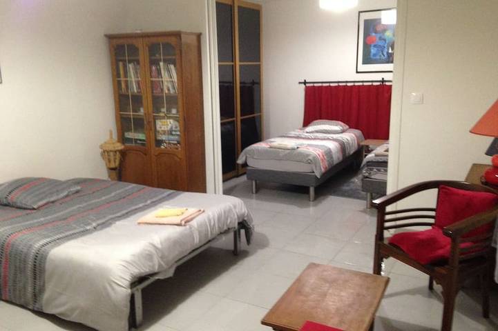 Location de vacances pour 4 personnes, avec piscine ainsi que jardin et terrasse à Saint-Maur-des-Fossés - 4