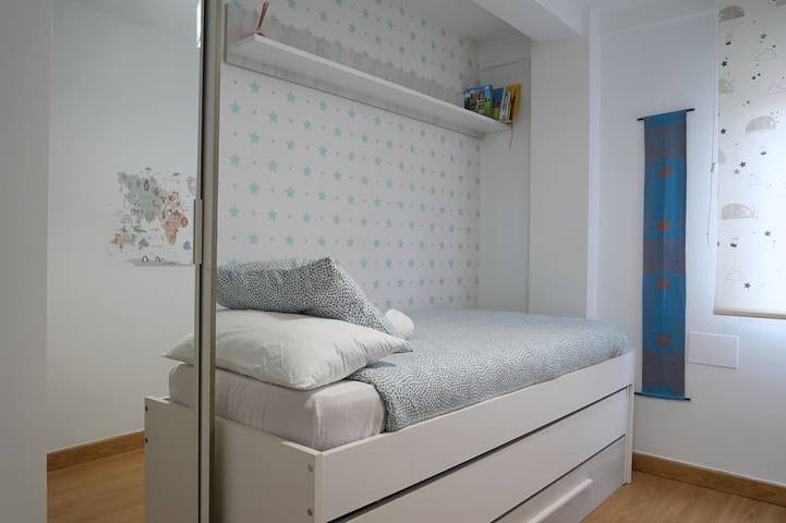 Ganze Wohnung, Laucar Vivienda de Uso Turístico, pets allowed, centrally located, spacious living room and kitchen in Burgos, Burgos Provinz