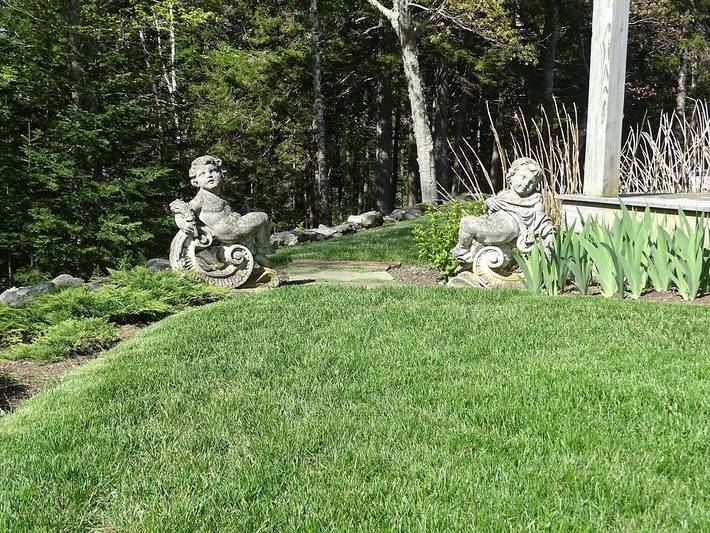 Bed and breakfasts for 4 people, with balcony and garden as well as sauna in Maine