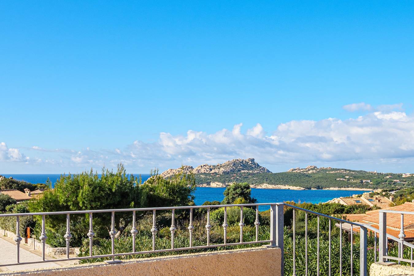 Villa "George" con vistas al mar, terraza privada Wi-Fi, y jardín privado in Baia Santa Reparata, Santa Teresa Gallura (Municipality)