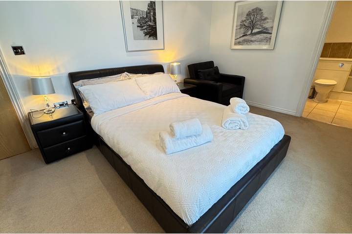 Ganze Ferienwohnung, 2-Bed Apt, Sleeps 7, 5 mins to Camden Market in Camden, London