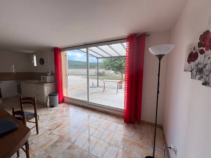 Holiday home 'Gîte Les Piboules' with Mountain View, Wi-Fi and Air Conditioning in Caseneuve, Parc naturel régional du Luberon
