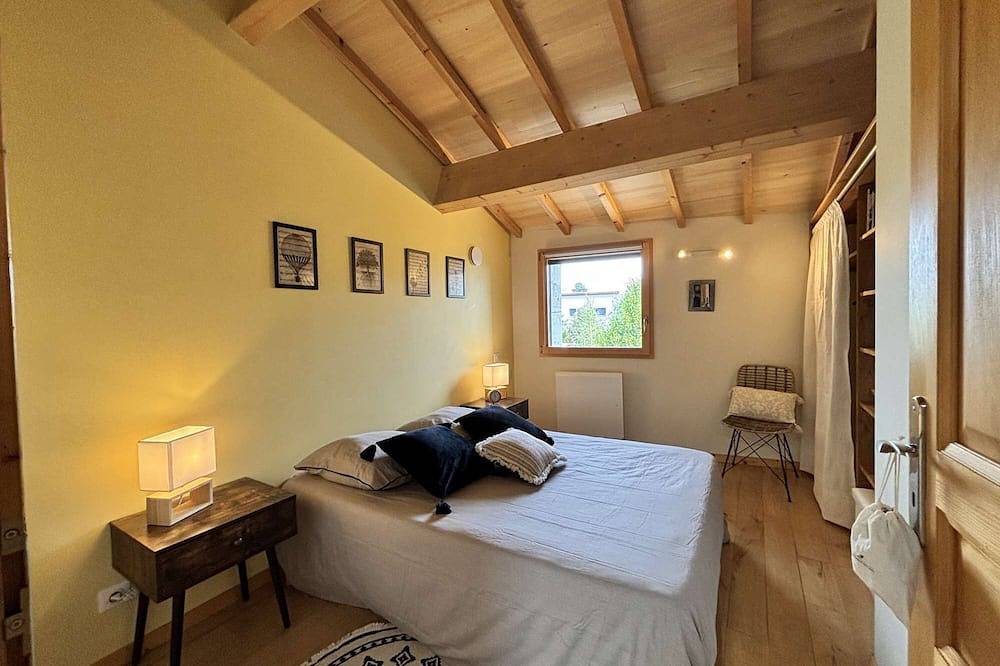 L'Écrin Volvicien - House 4/6 pers - Terrace/Garden in Volvic, Parque Natural Regional Volcans d'Auvergne