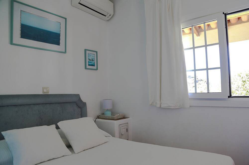 Beach Villa on the Dunes Praia de Faro with big Kayak and 2 Bicycles in Ilha de Faro, Faro