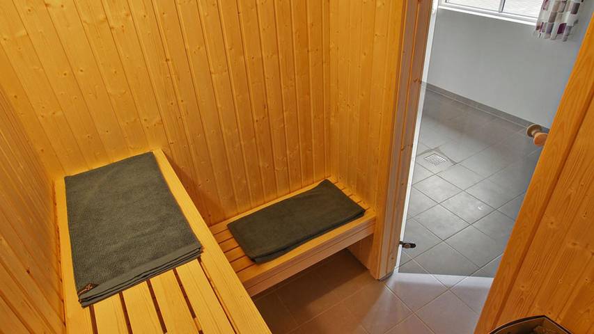 Ferienhaus für 24 Personen, mit Terrasse und Garten sowie Sauna in Olpenitz - 4