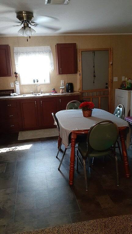 High & Dry with a full fenced yard for privacy in Homosassa Springs, Citrus County